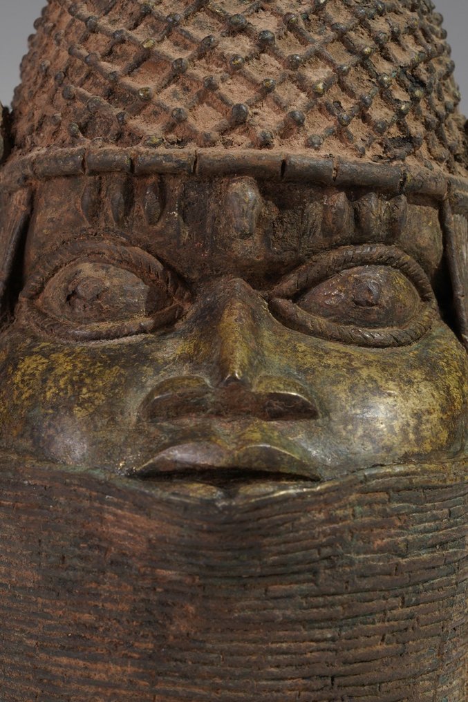 A commemorative Ọba head, Uhunmwu Elao