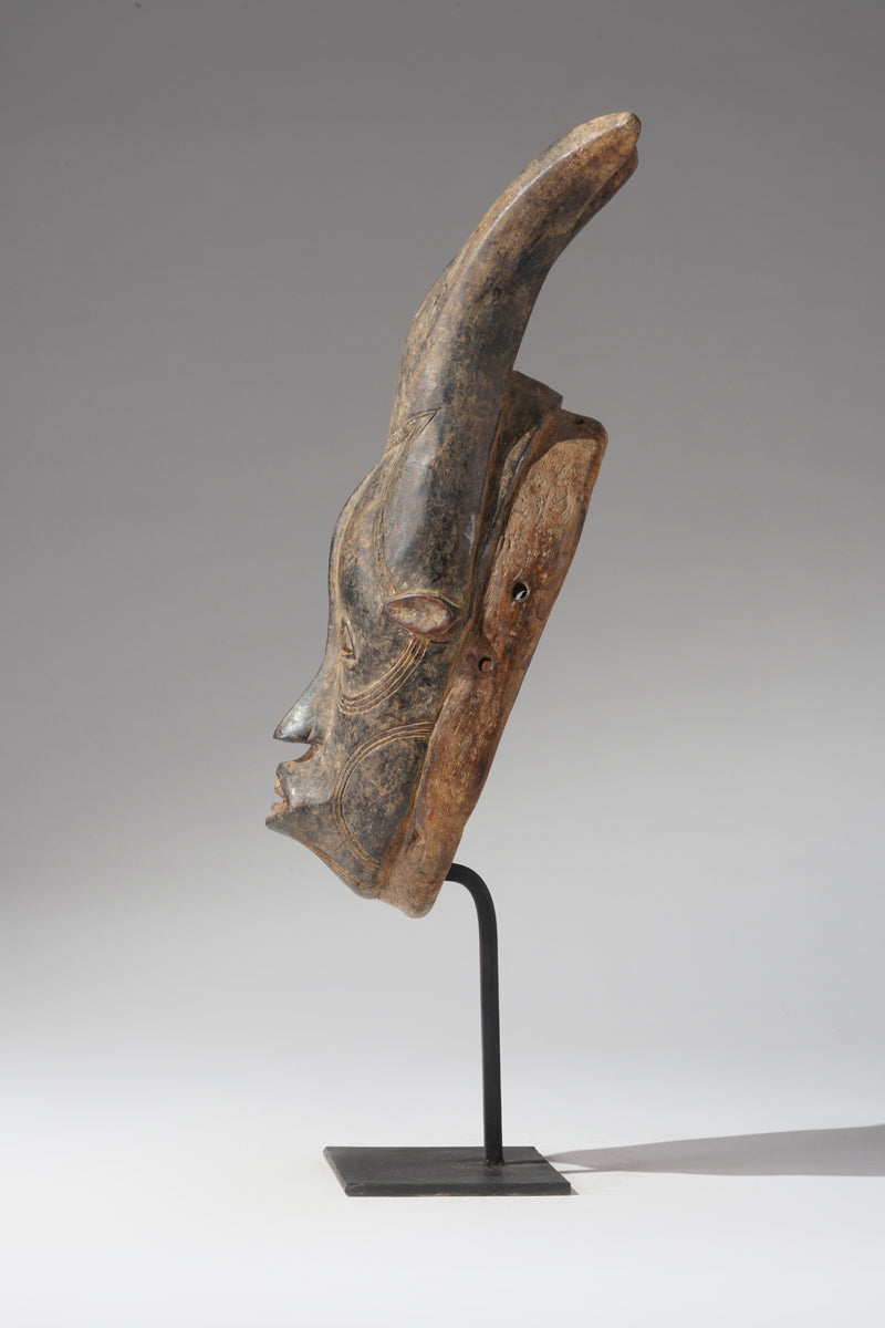 A horned Guro mask