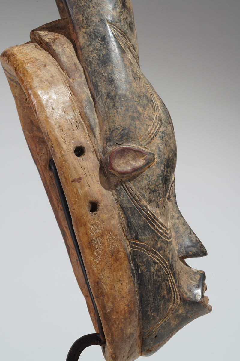 A horned Guro mask