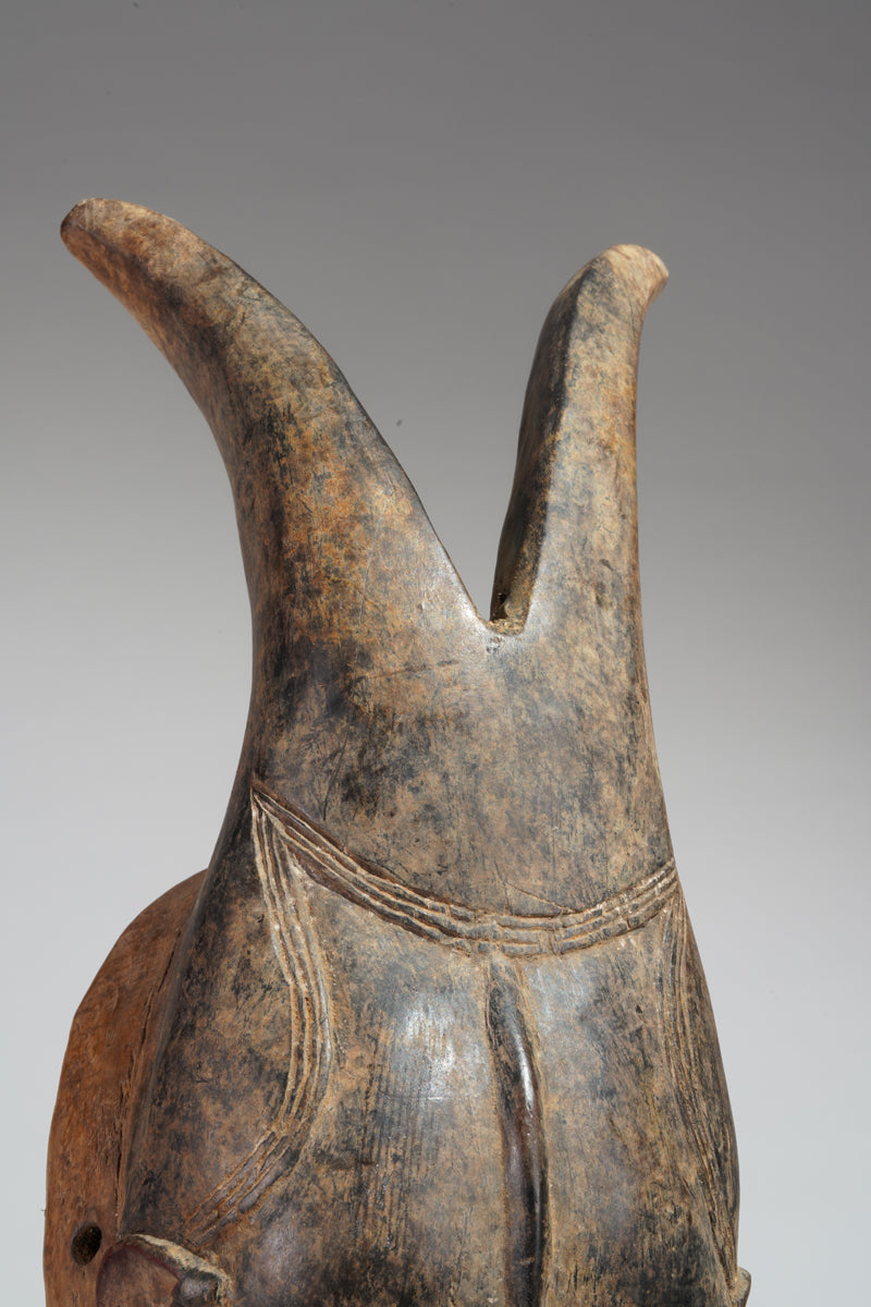 A horned Guro mask