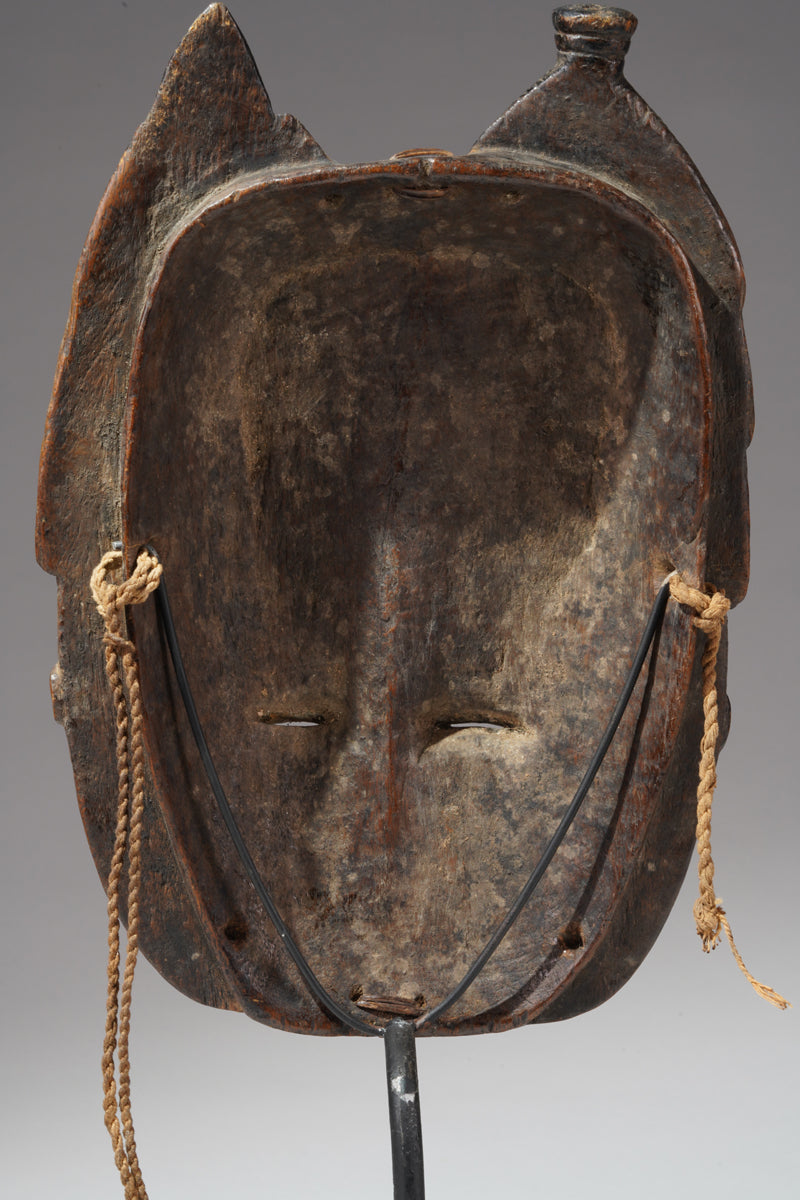 A double-head Baule mask