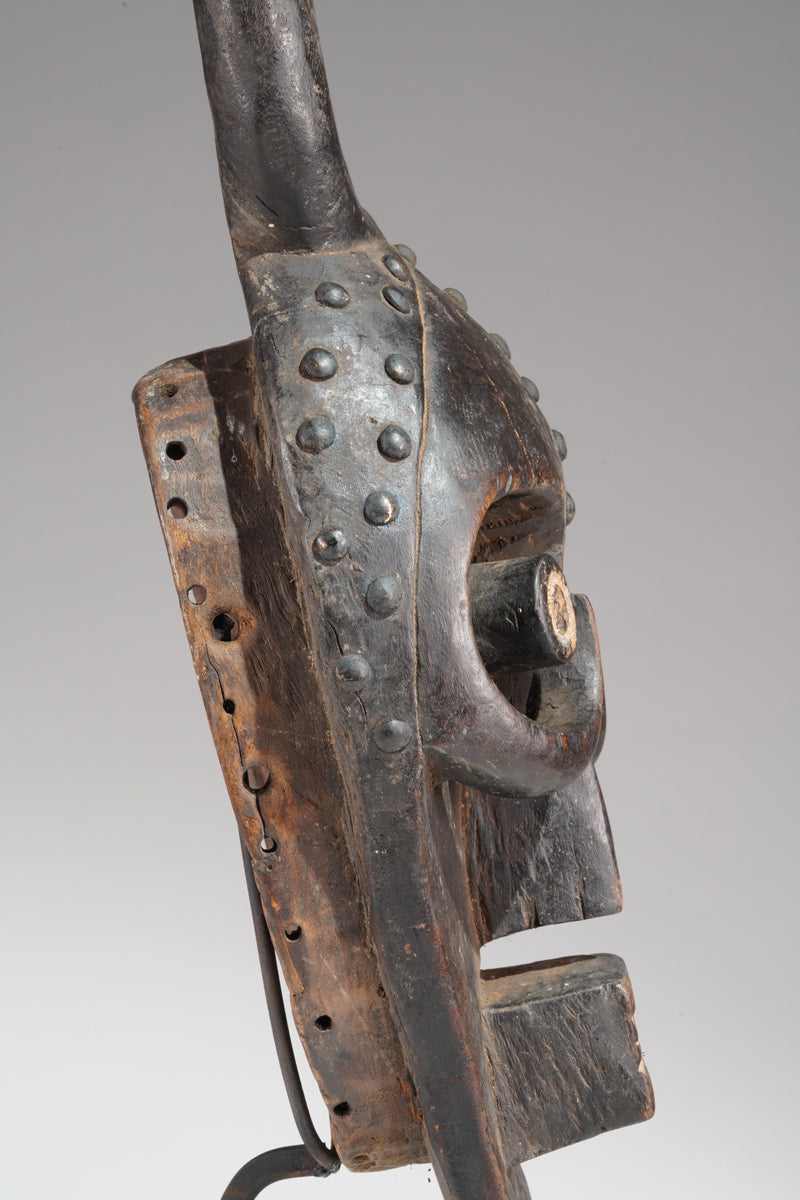 An atypical Grebo mask