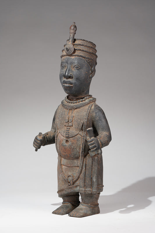 A bronze sculpture of an Ooni (Oba)