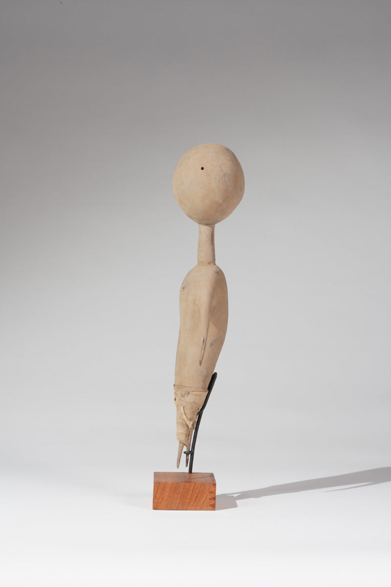 A Prampram sculptural couple