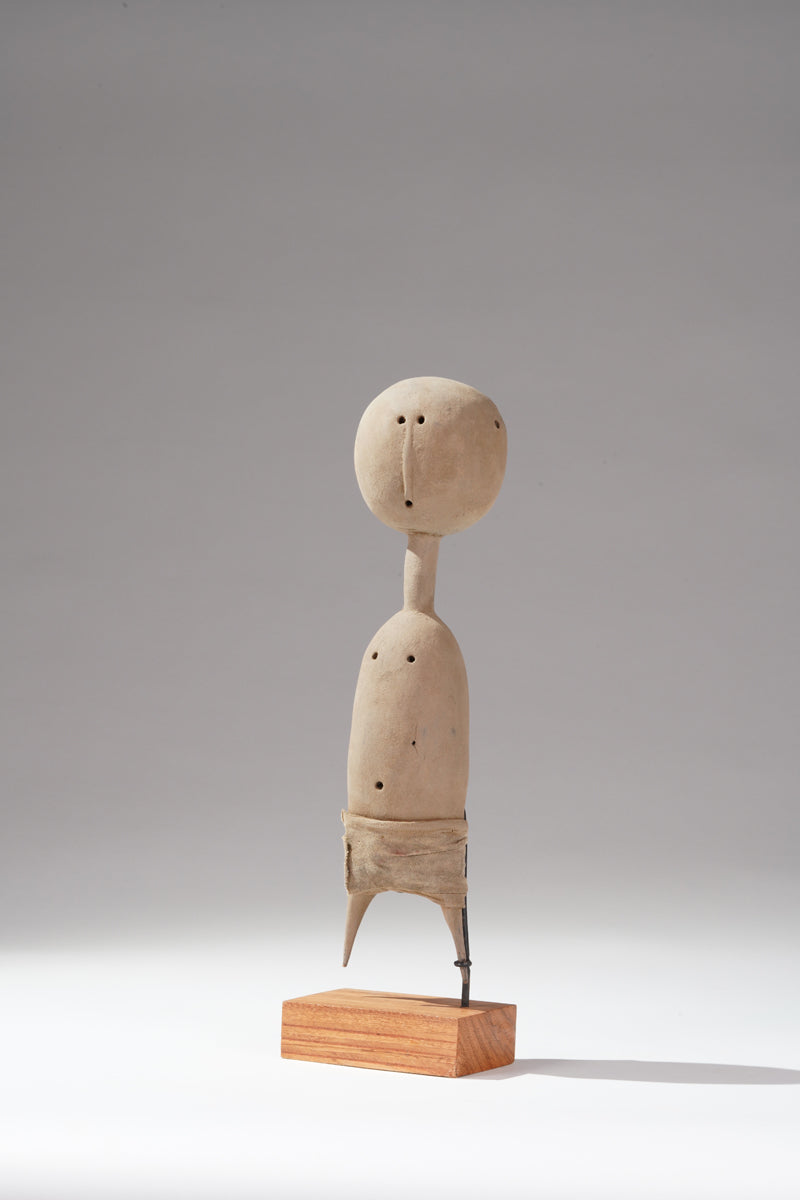 A Prampram sculptural couple