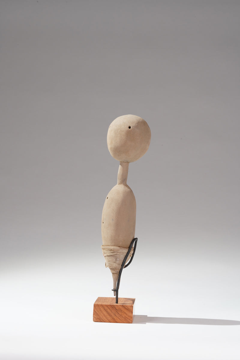 A Prampram sculptural couple