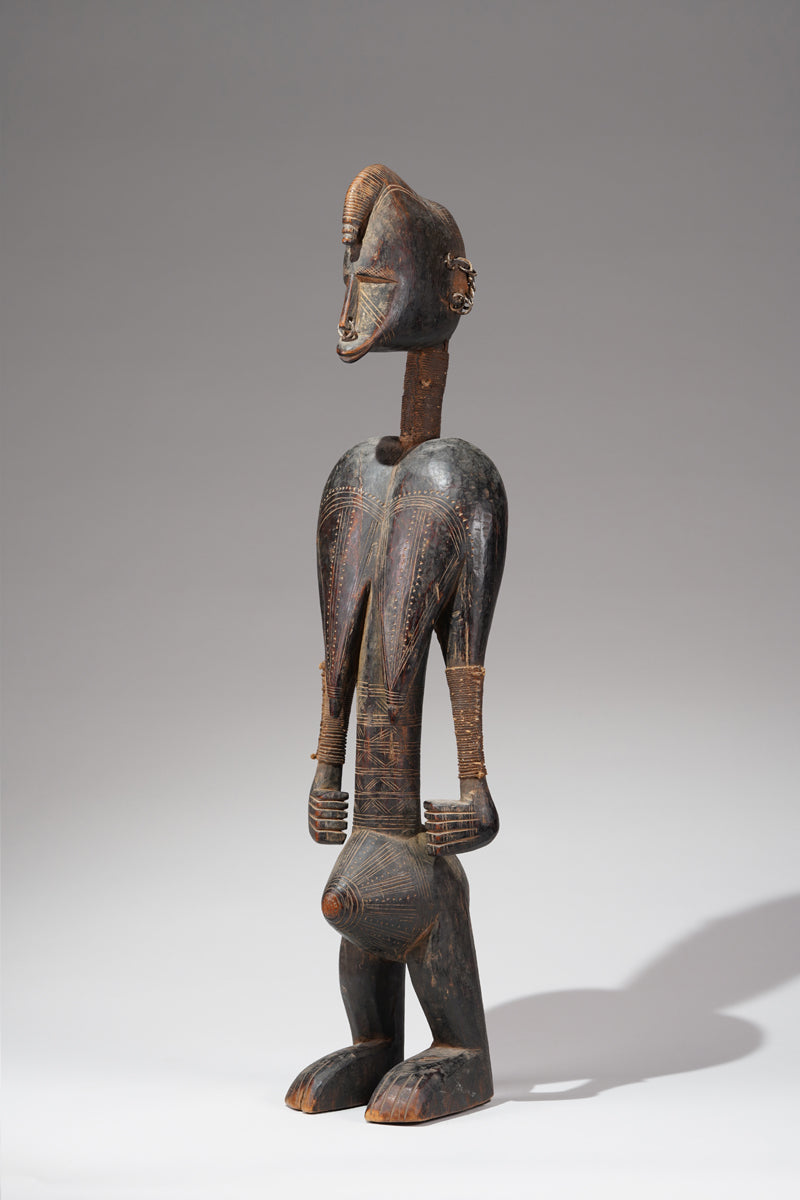 A female Jonka sculpture
