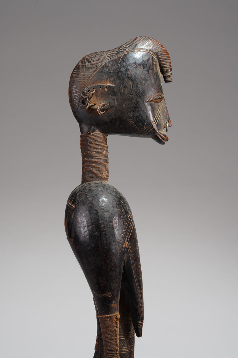 A female Jonka sculpture