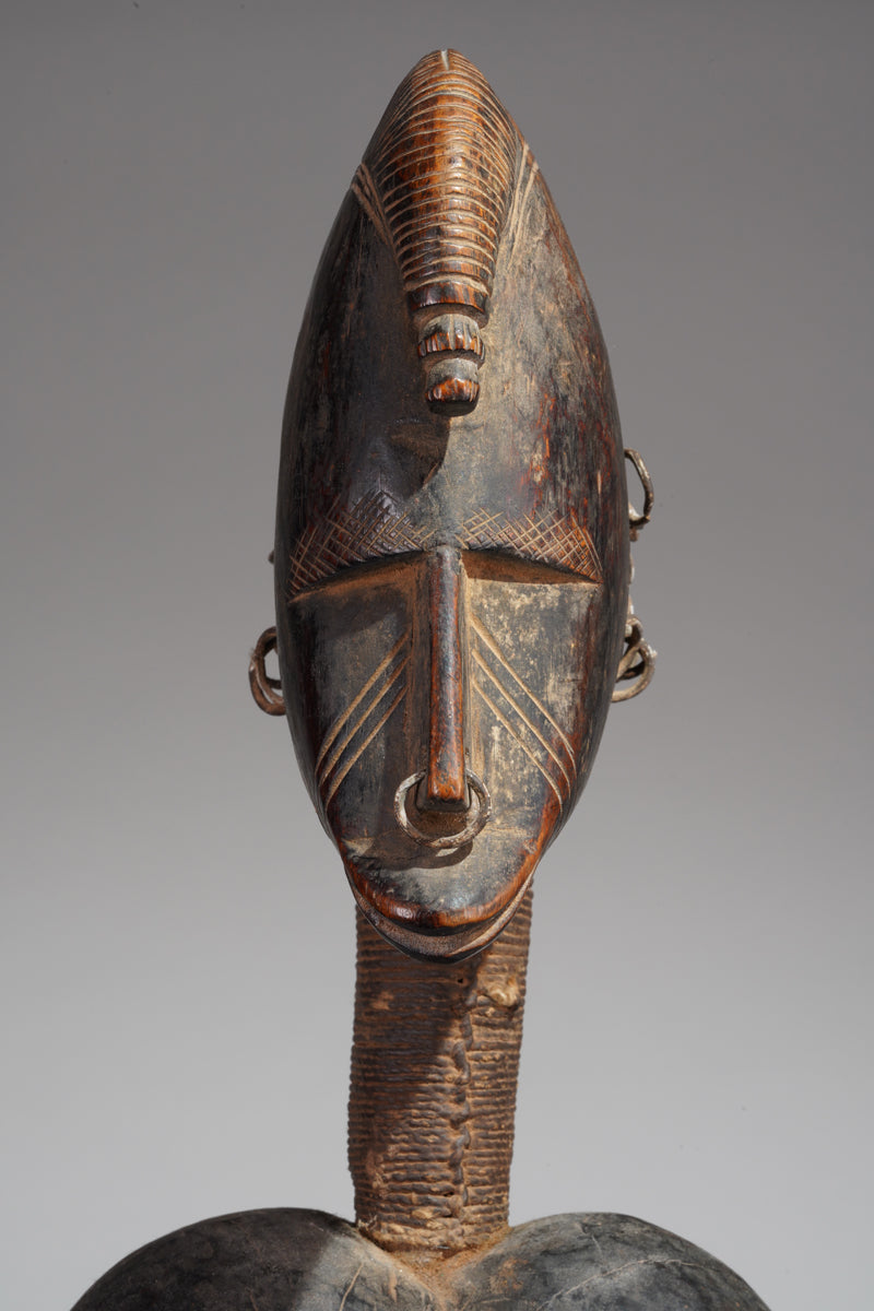 A female Jonka sculpture