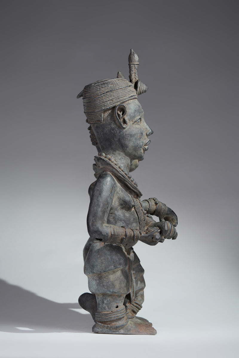 A bronze couple