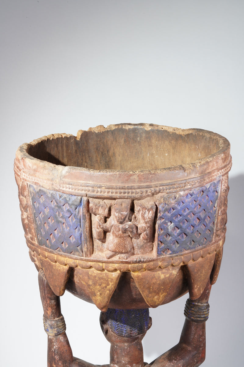 A Yoruba bowlkeeper