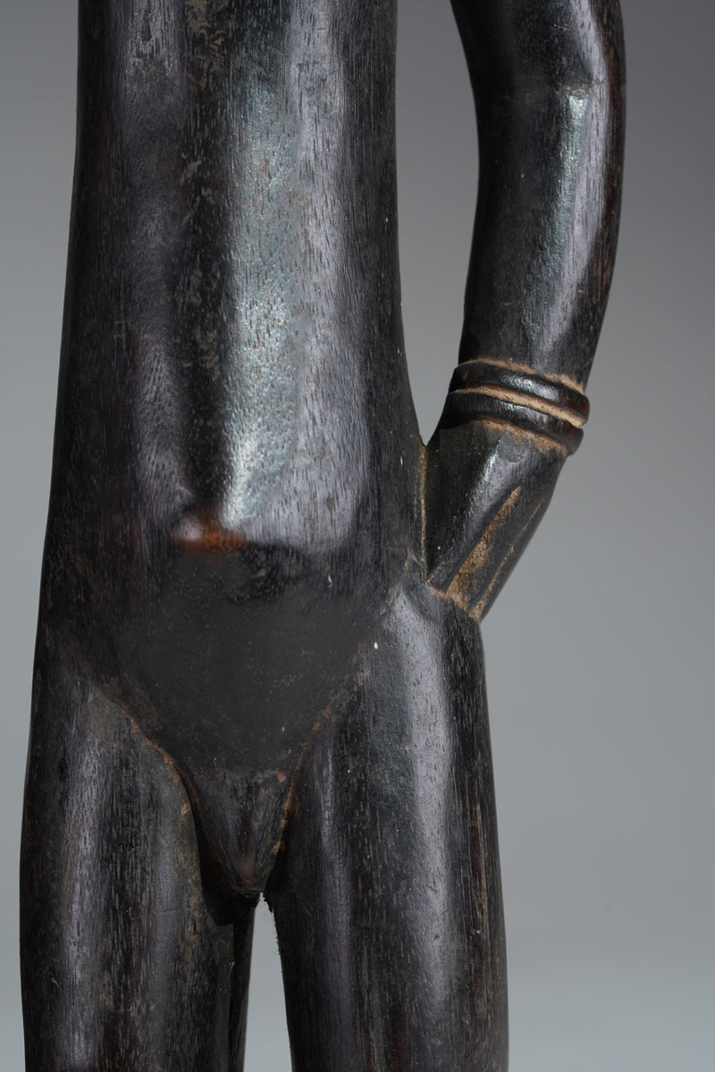 A Guro Marriage sculpture