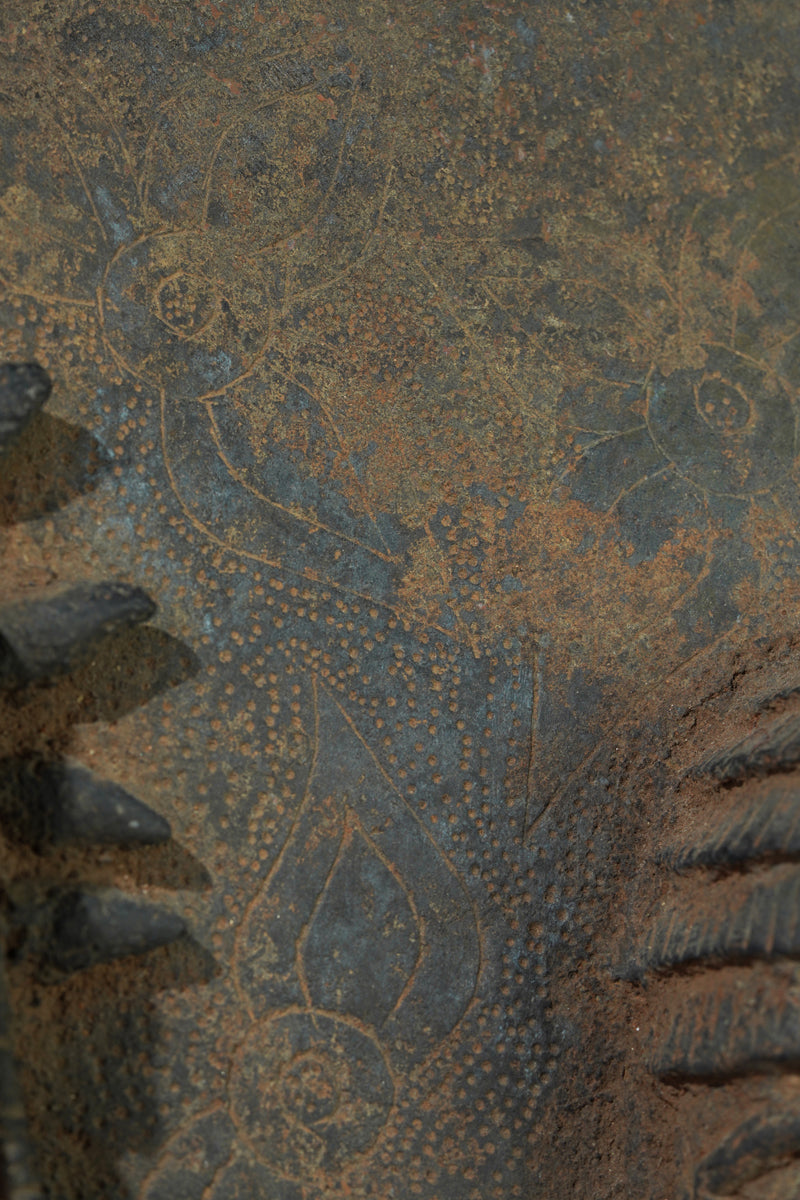 This Benin plaque depicts