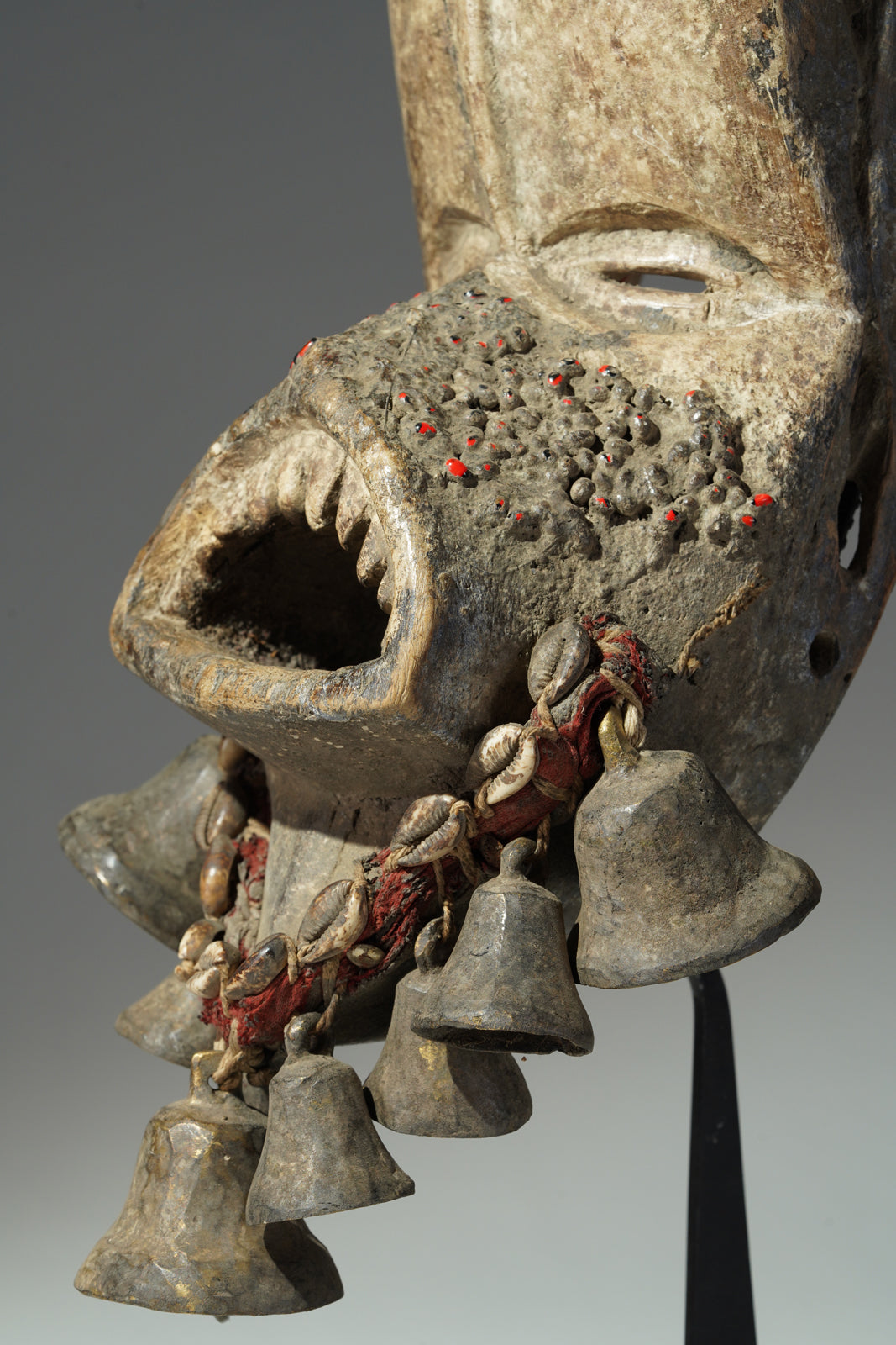 A We (Guéré) Mask