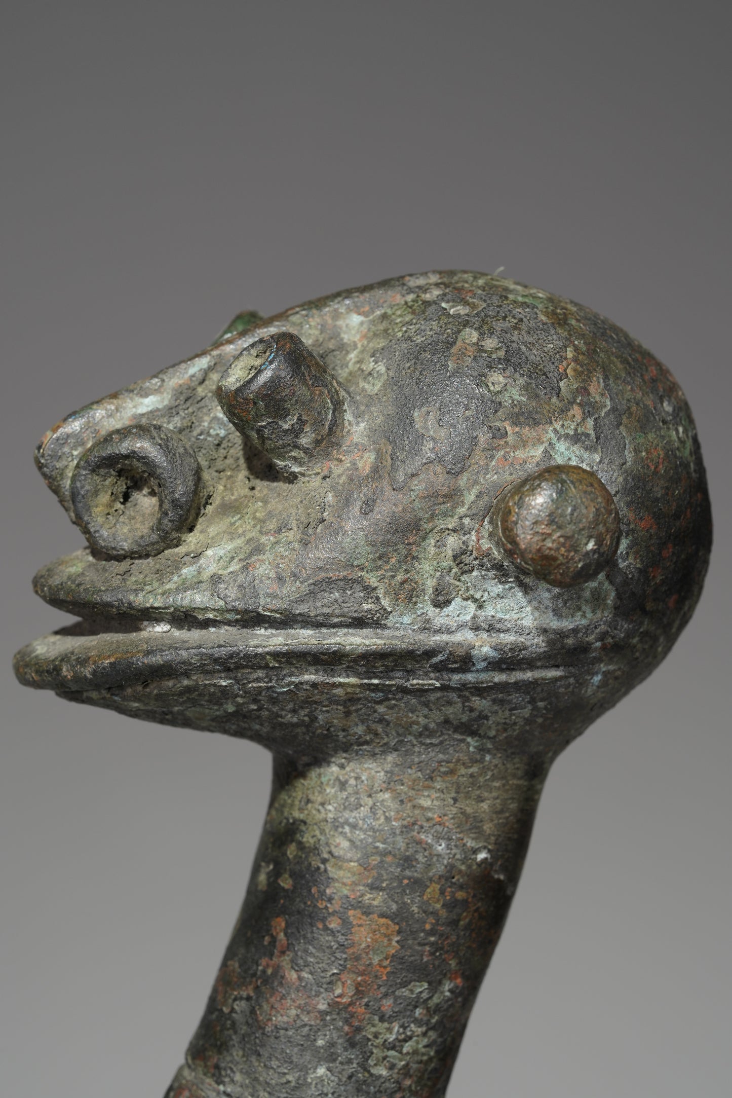 A female Tikar sculpture