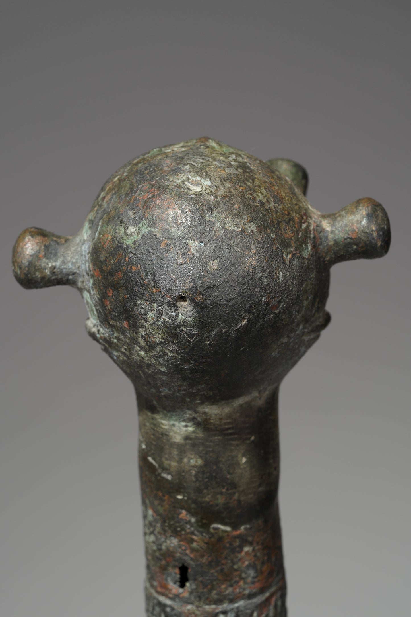 A female Tikar sculpture