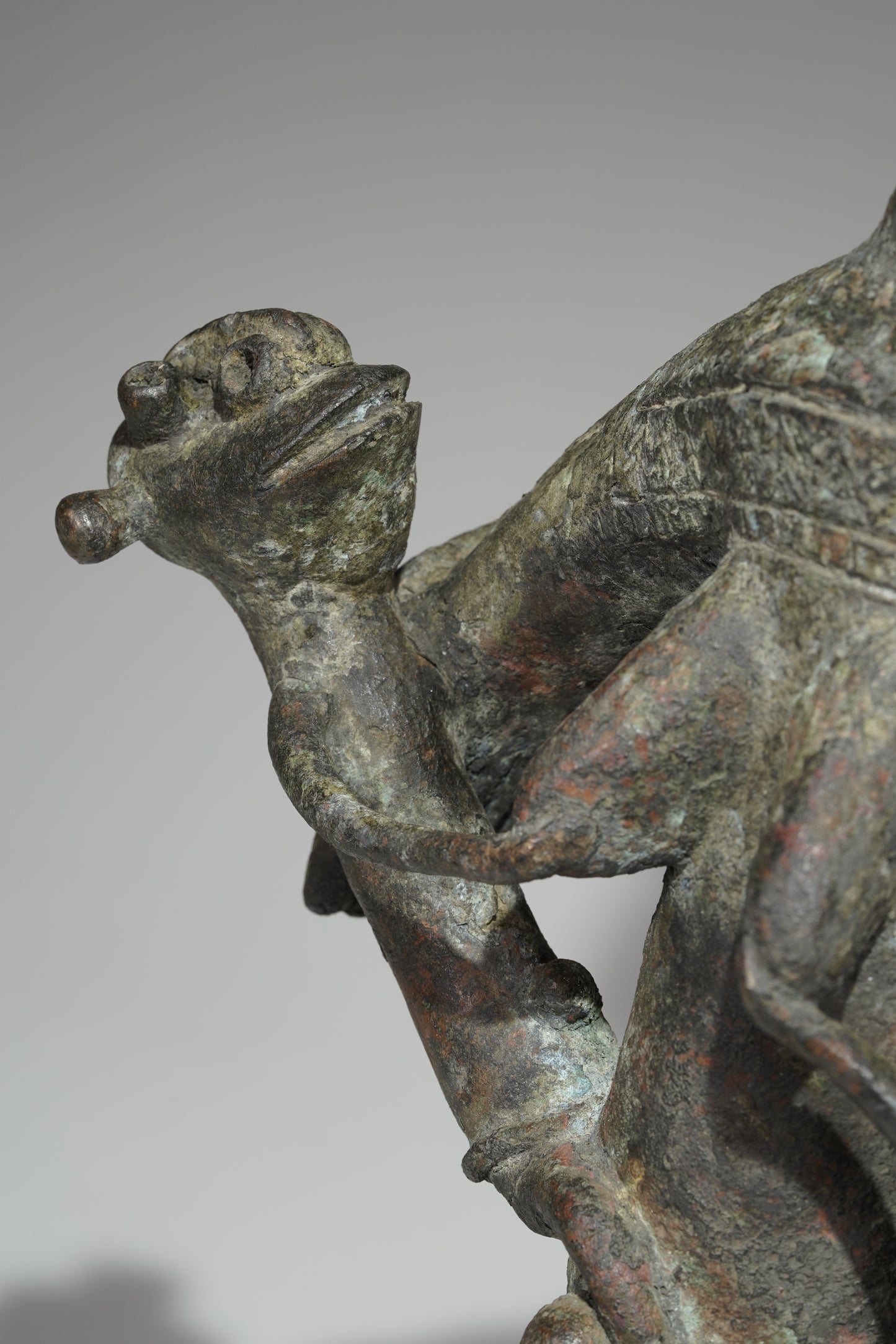 A female Tikar sculpture