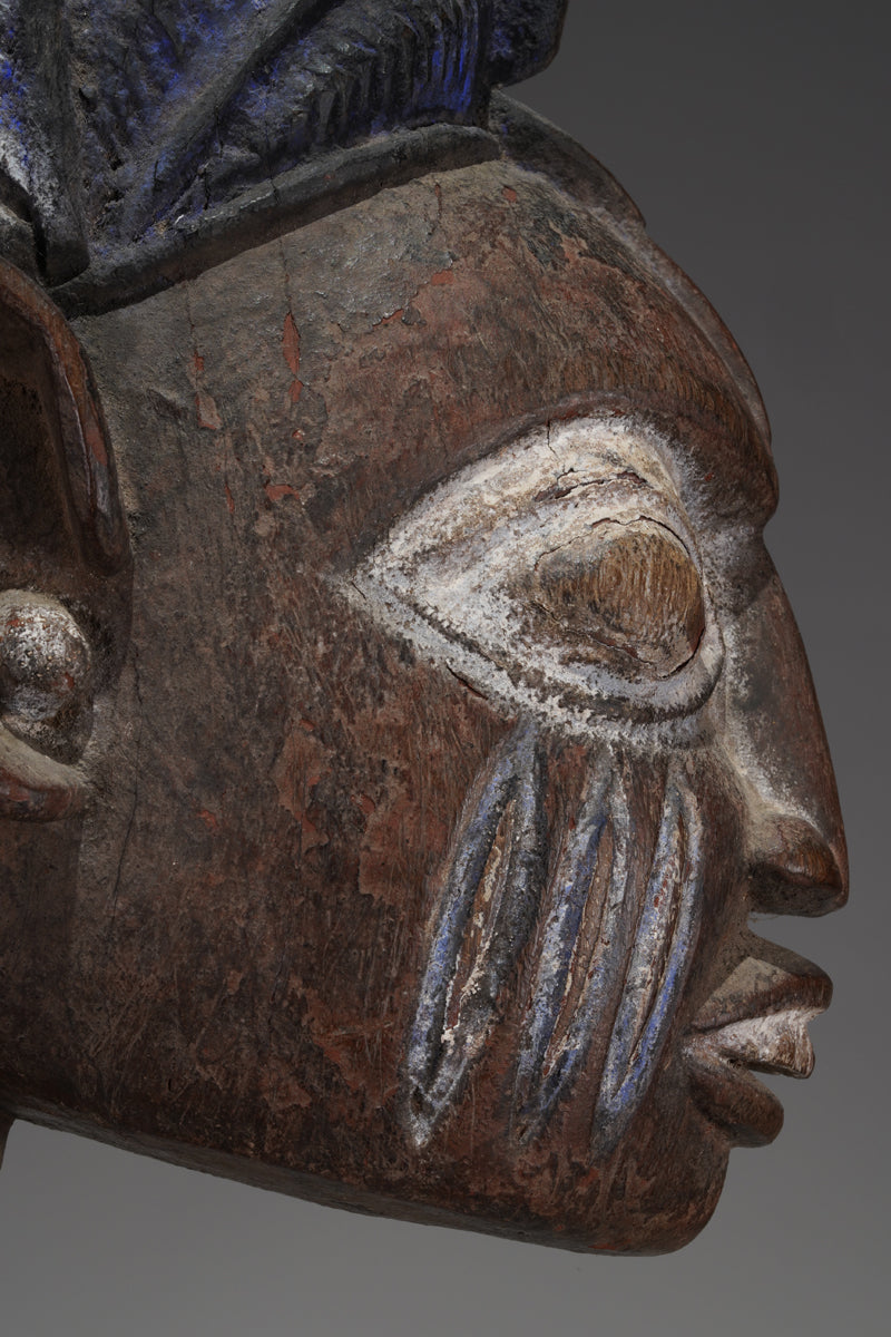 A Yoruba pole carving