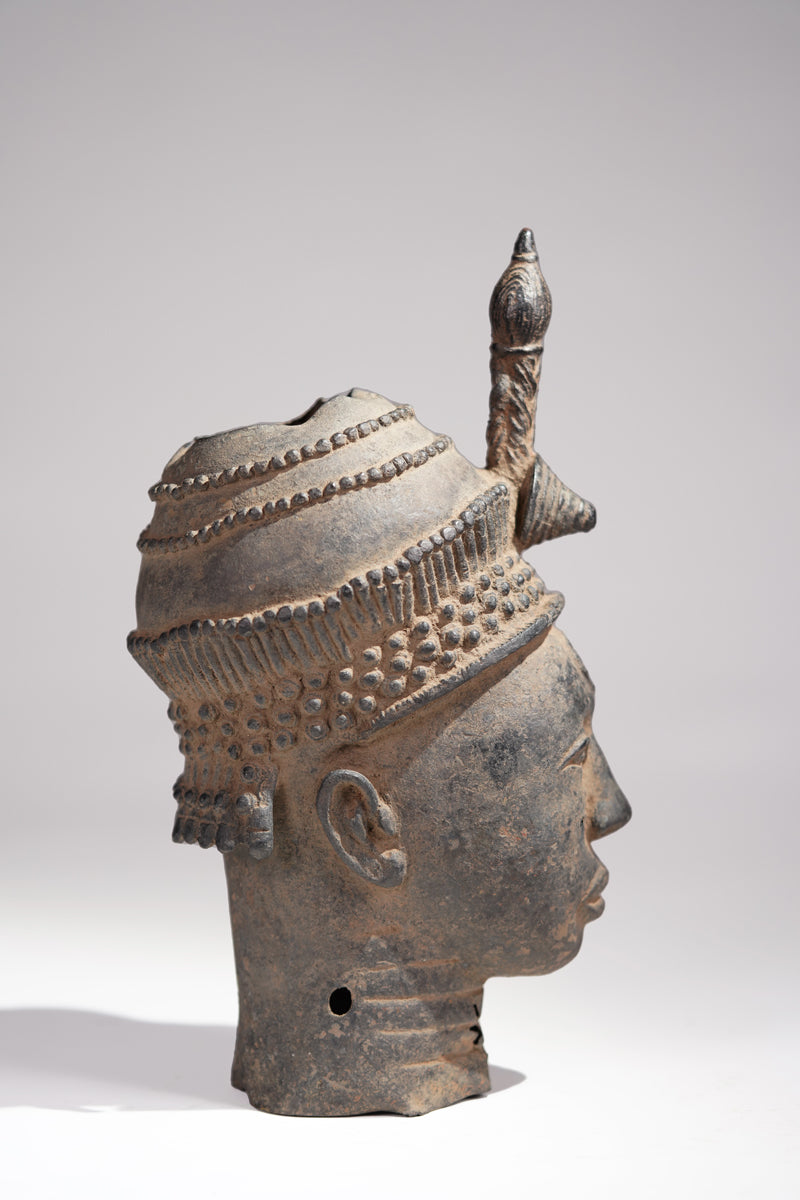 A crowned head of Lajuwa in the Ife style