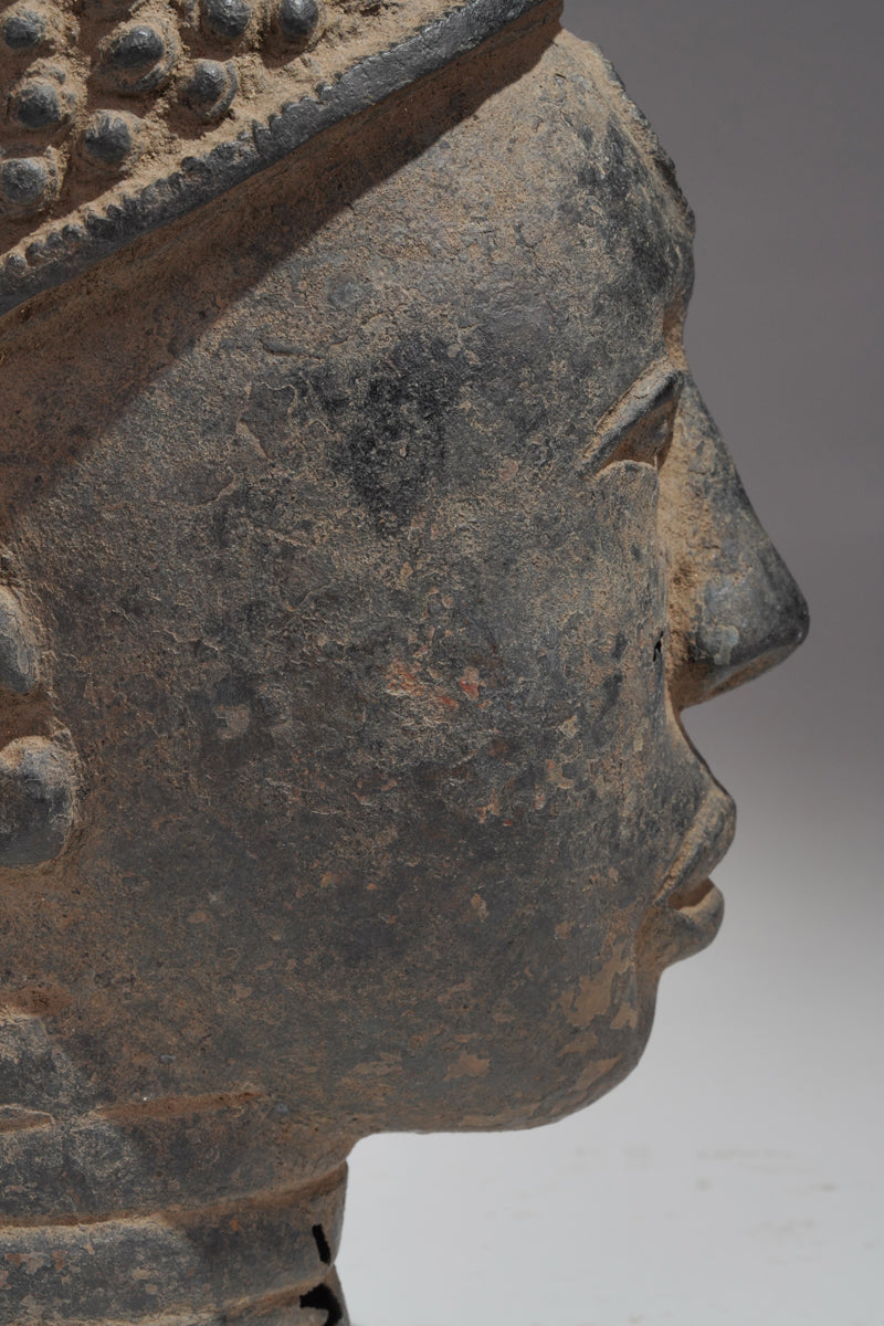 A crowned head of Lajuwa in the Ife style