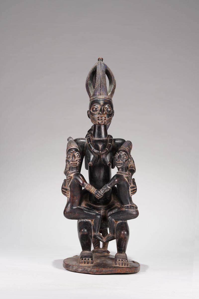 A Yoruba maternity figure