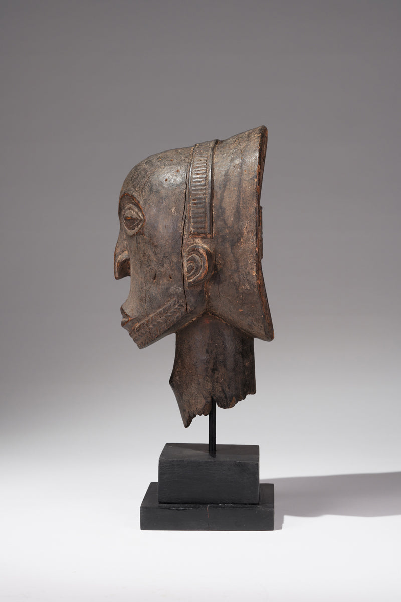 A fragmented Hemba head