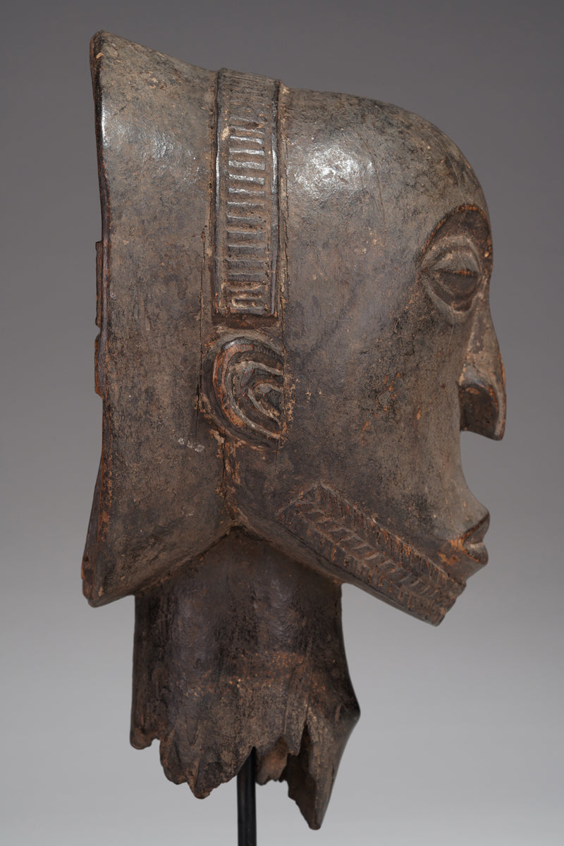 A fragmented Hemba head