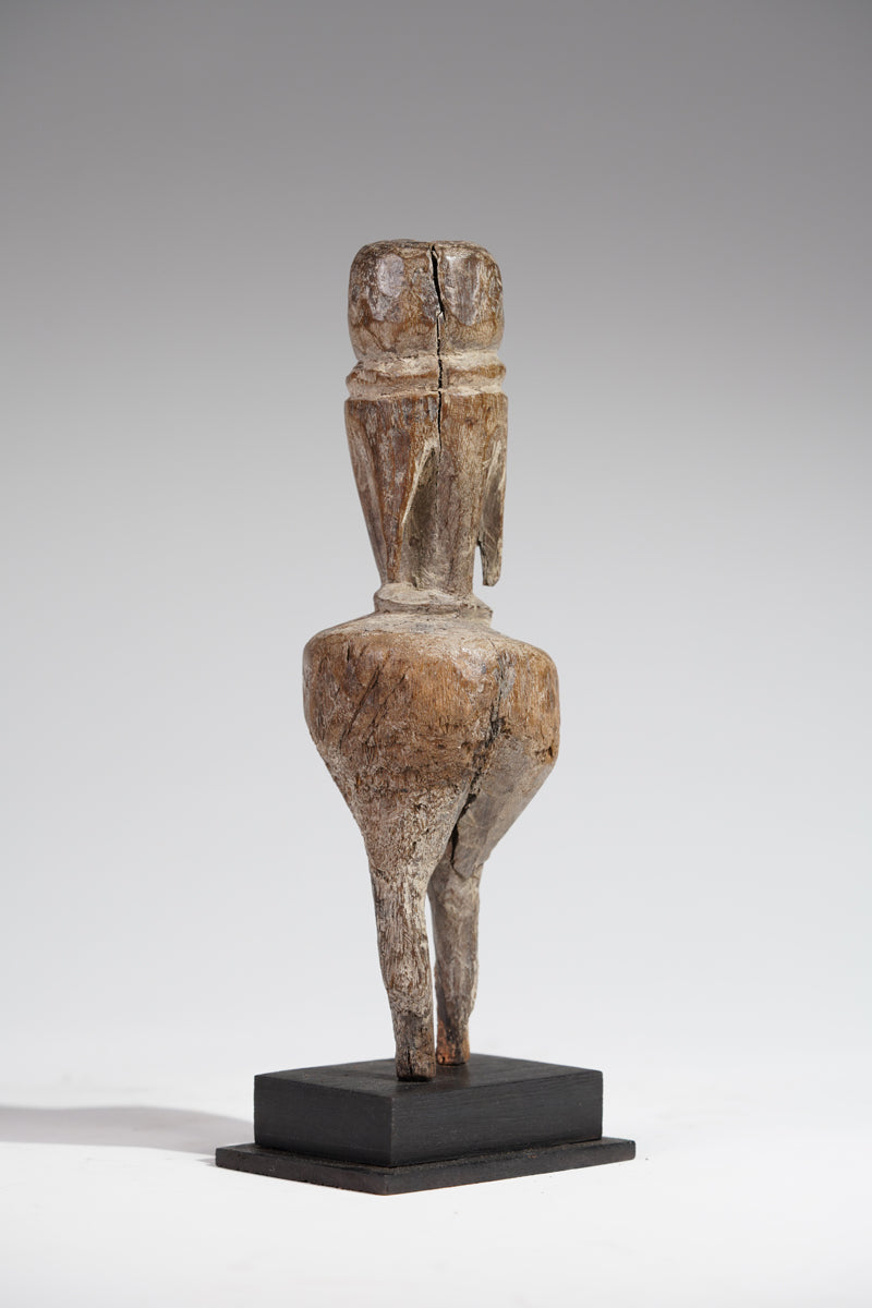 An atypical, small Moba sculpture