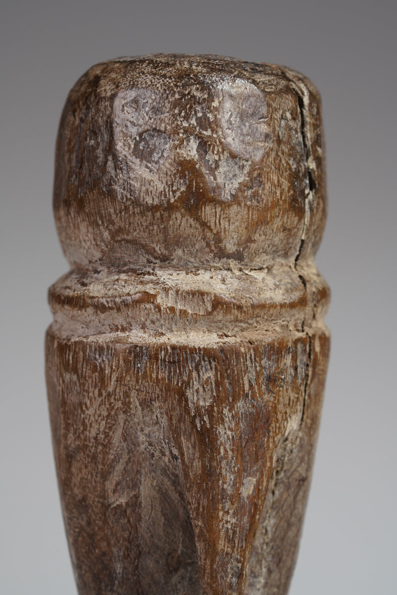 An atypical, small Moba sculpture