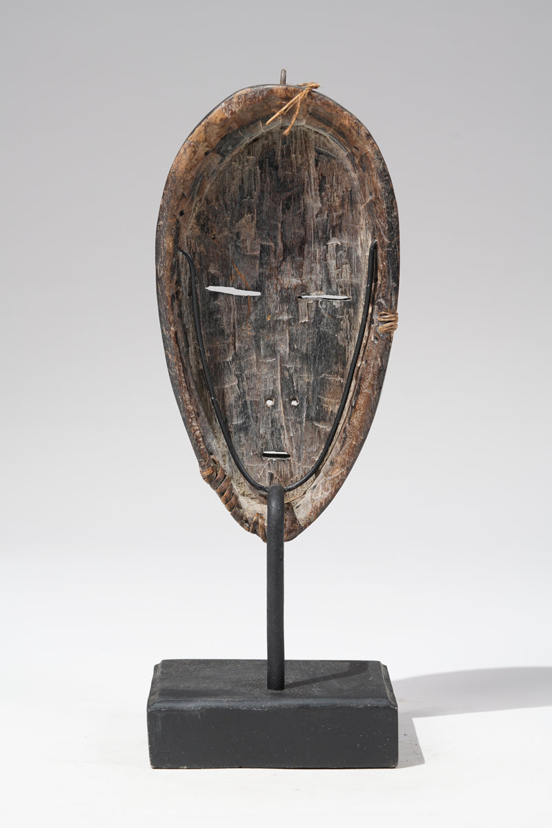 A Dan mask from the Man region