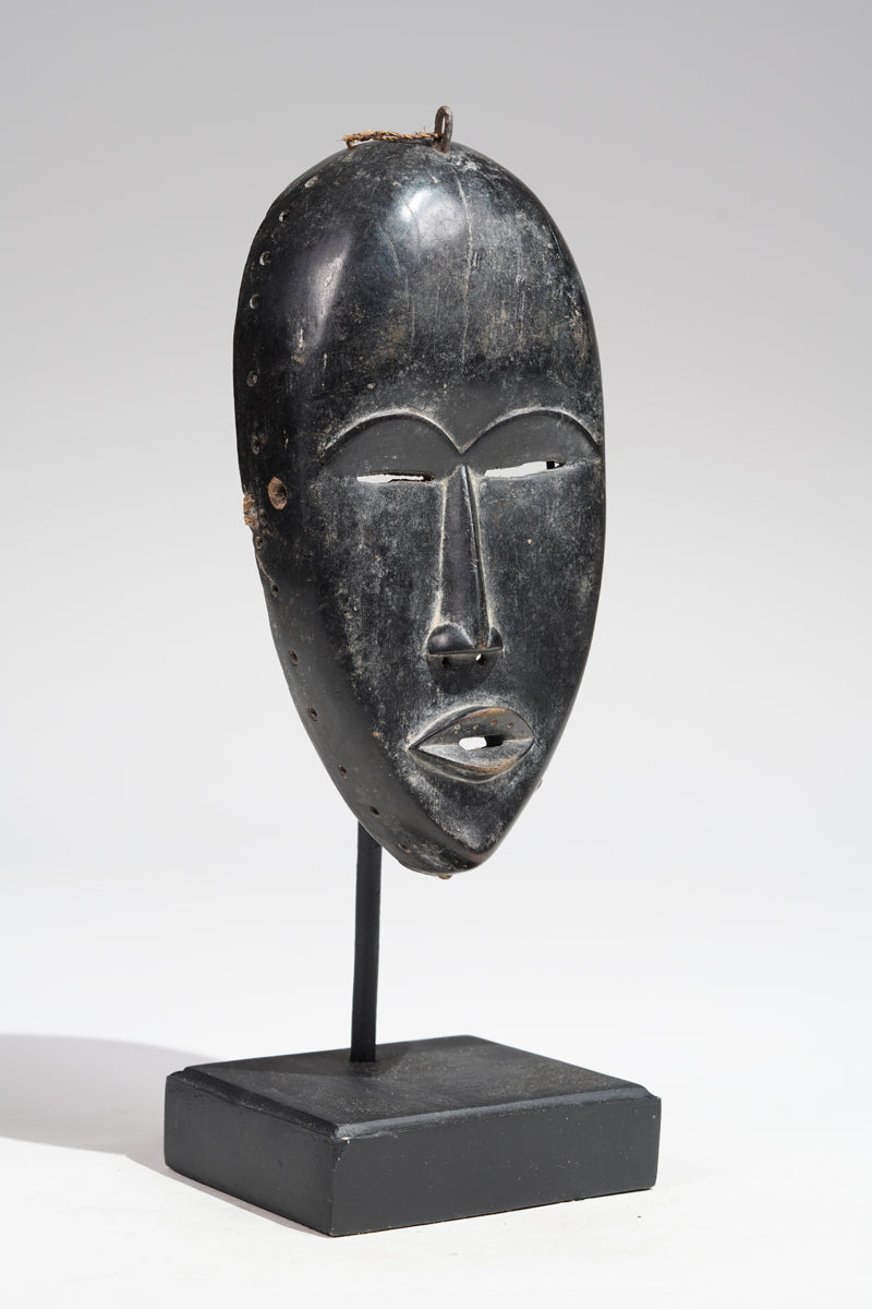 A Dan mask from the Man region