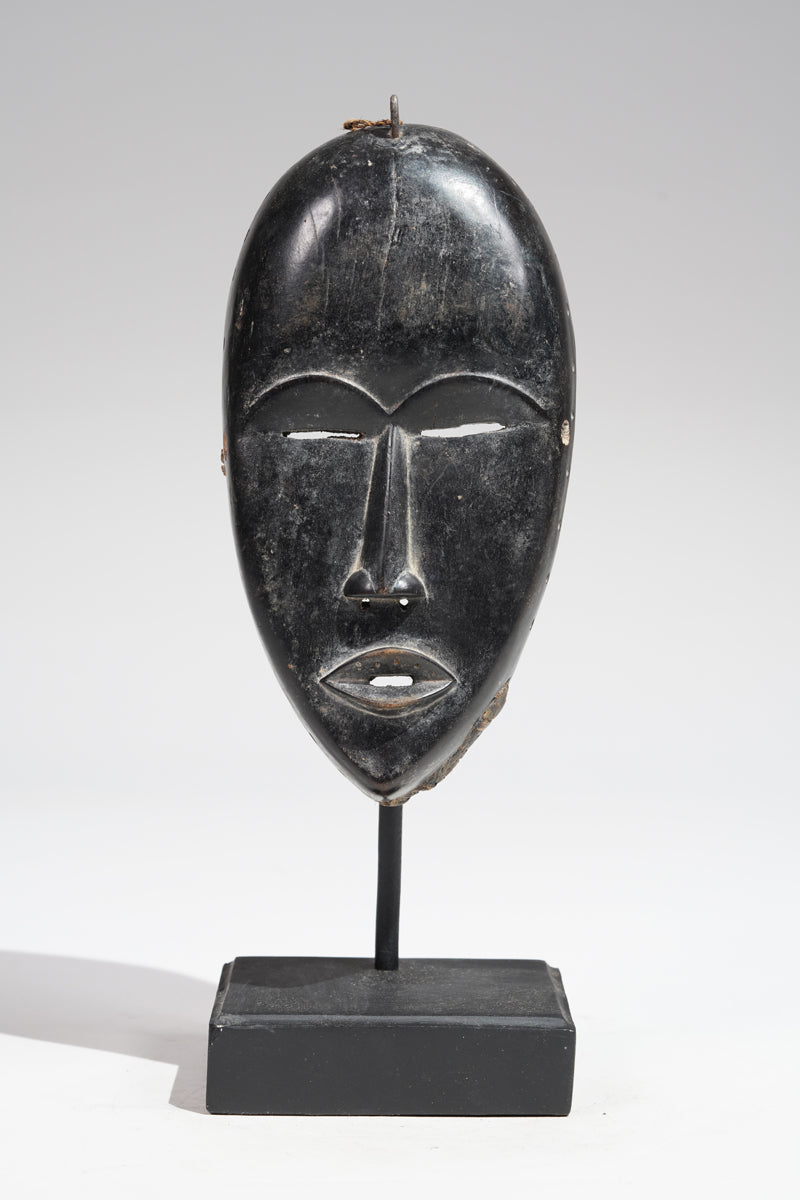 A Dan mask from the Man region