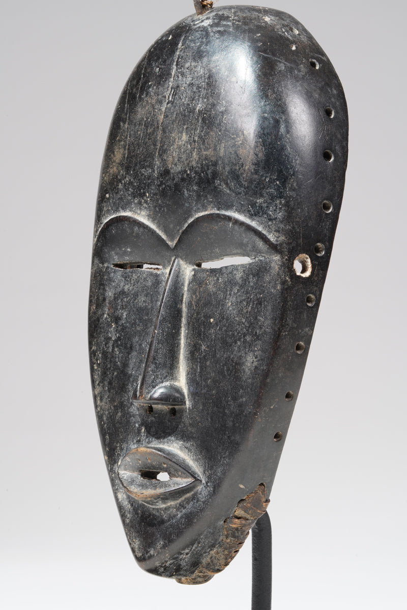 A Dan mask from the Man region