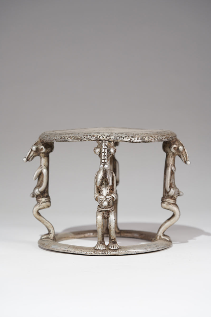 A Lobi/Gan circular aluminium tabouret