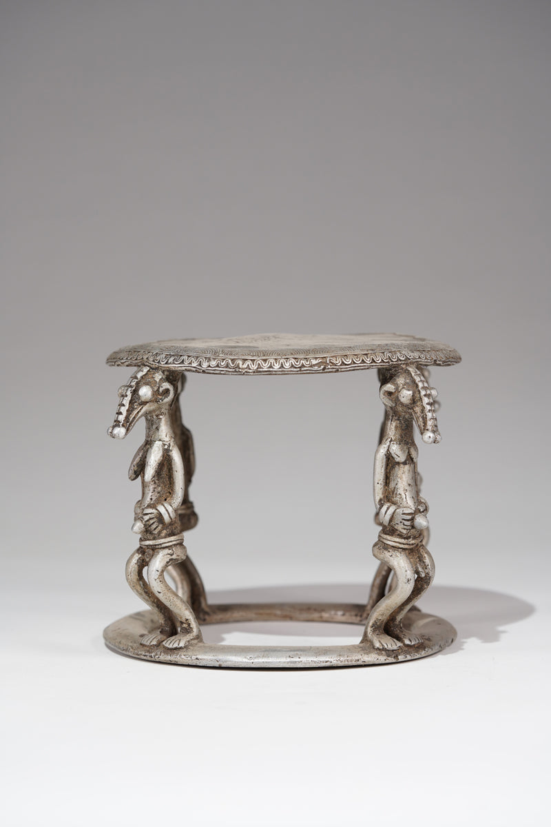 A Lobi/Gan circular aluminium tabouret