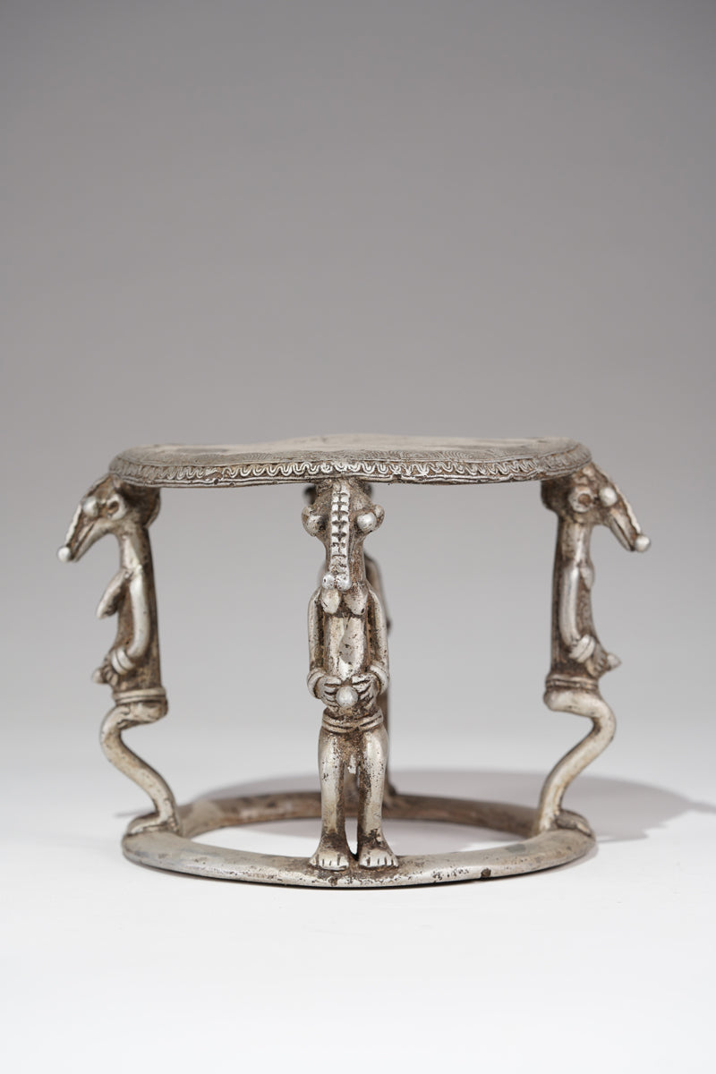 A Lobi/Gan circular aluminium tabouret