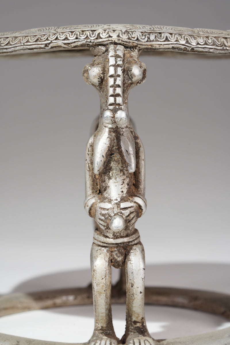 A Lobi/Gan circular aluminium tabouret