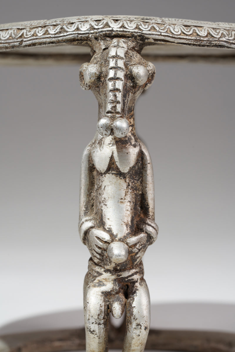 A Lobi/Gan circular aluminium tabouret