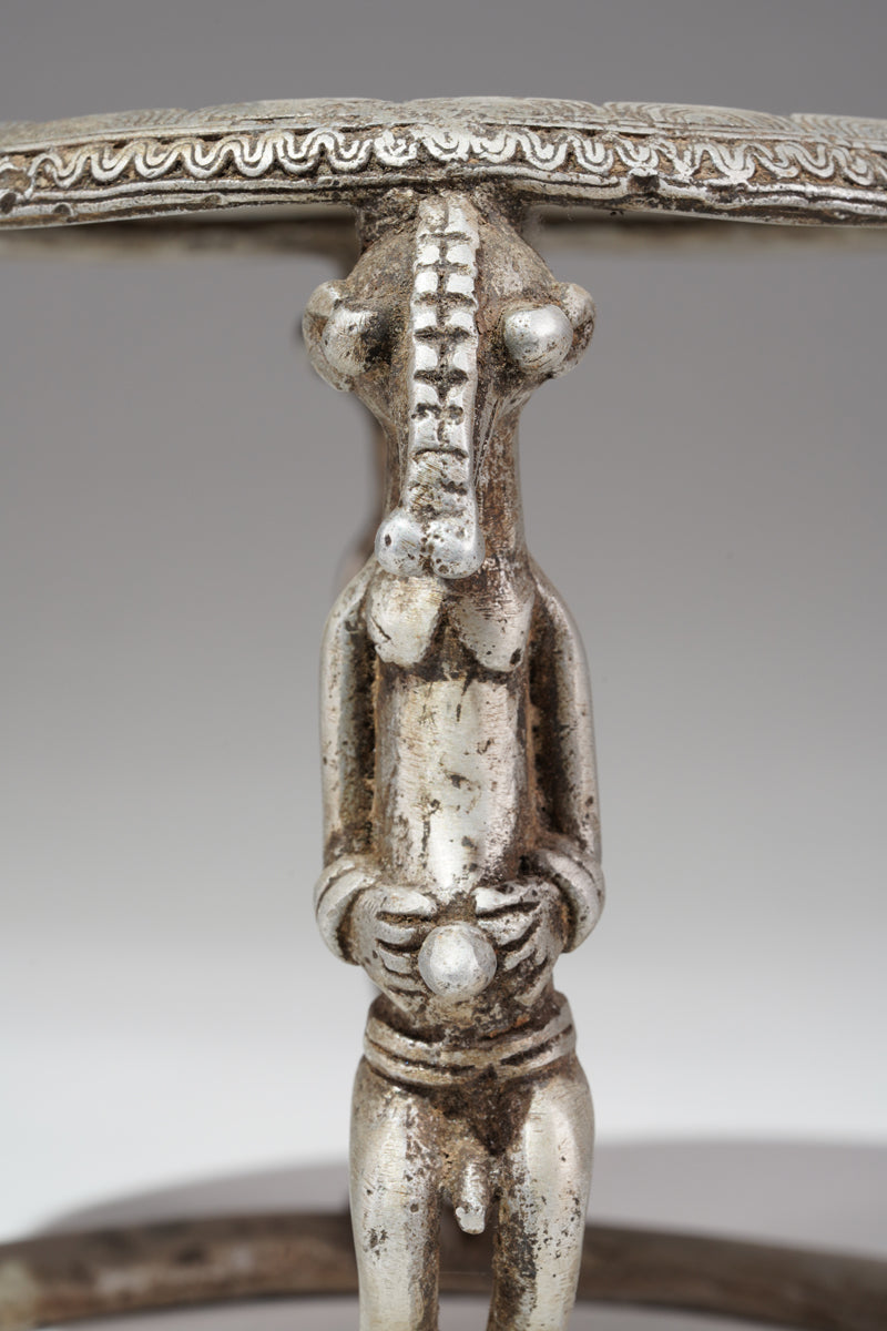 A Lobi/Gan circular aluminium tabouret