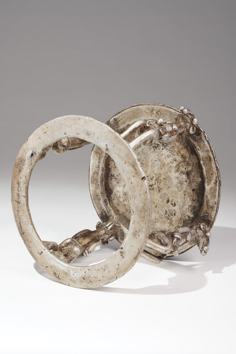 A Lobi/Gan circular aluminium tabouret