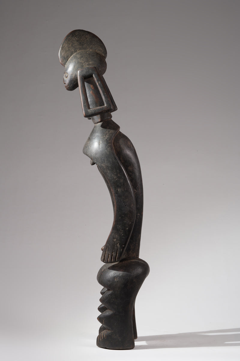 A female Mumuye sculpture