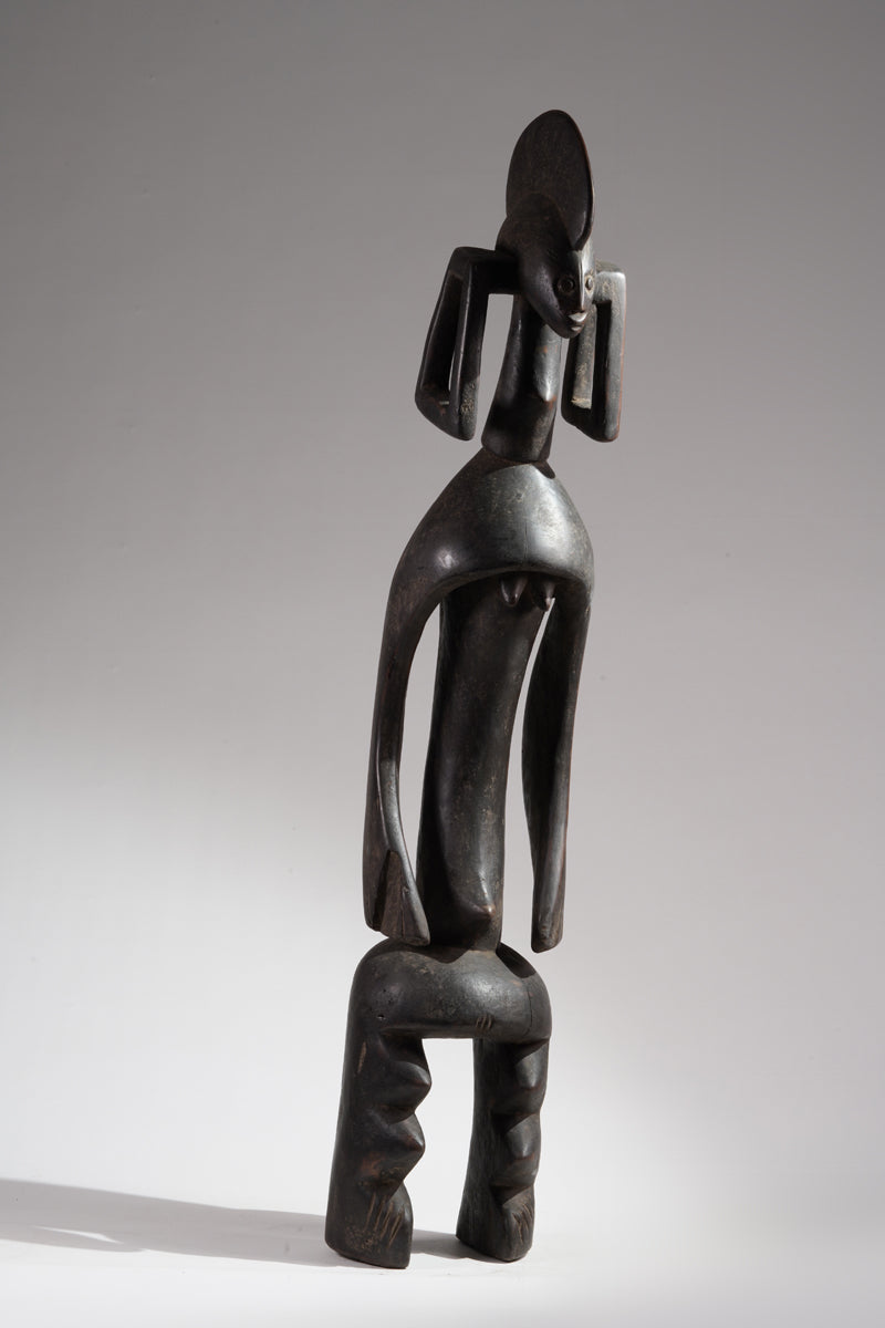 A female Mumuye sculpture