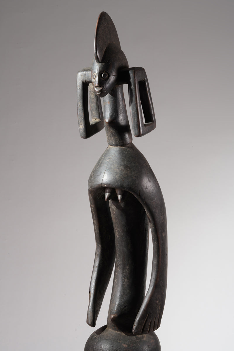 A female Mumuye sculpture