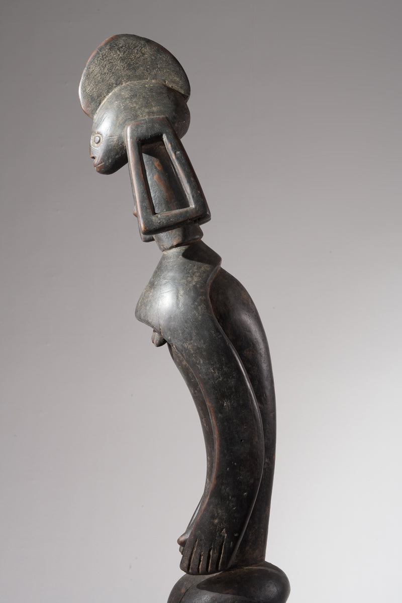 A female Mumuye sculpture