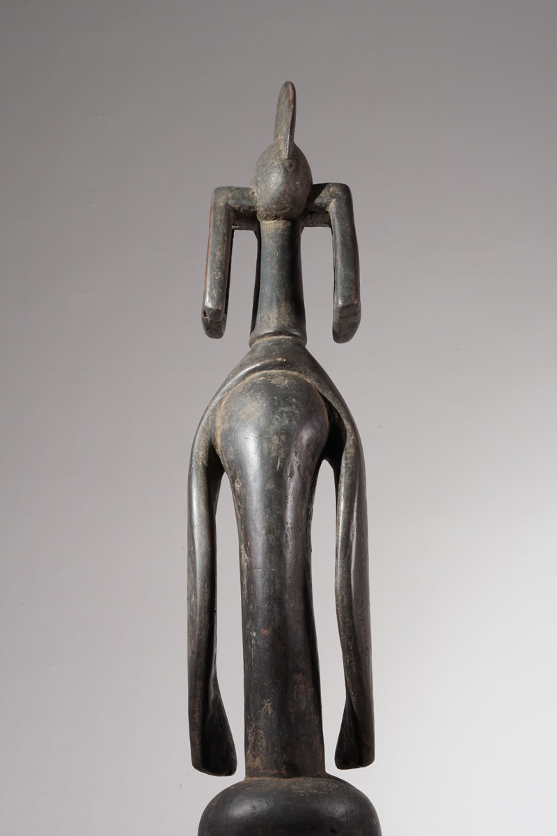A female Mumuye sculpture