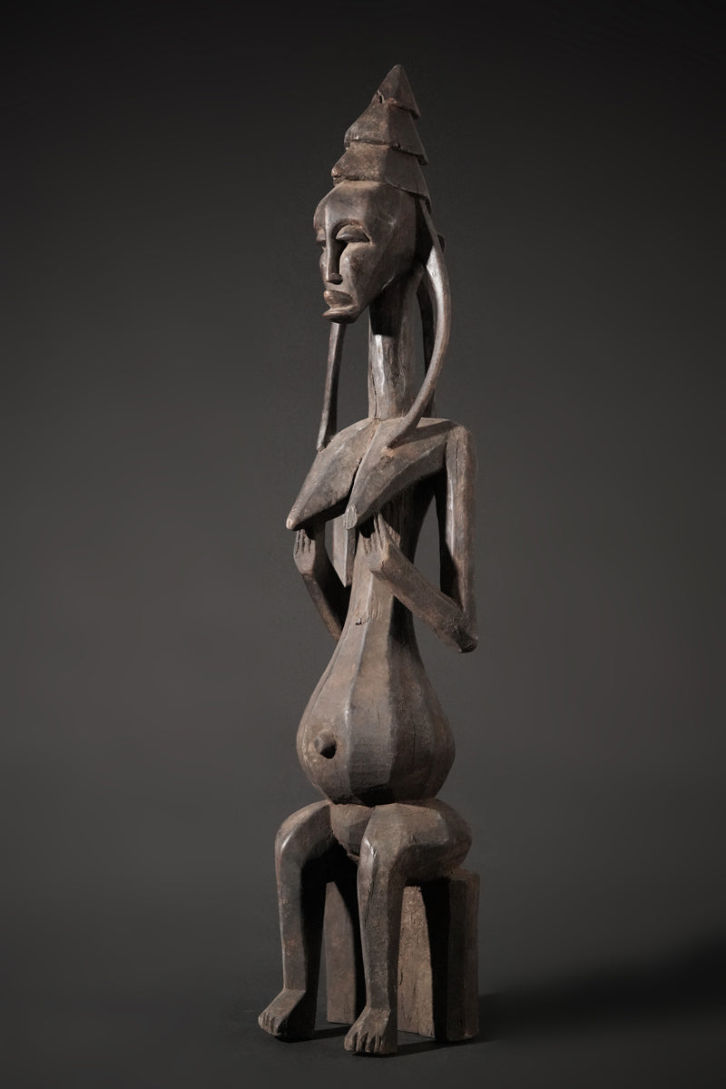 A Bamana Gwandusu Araba seated