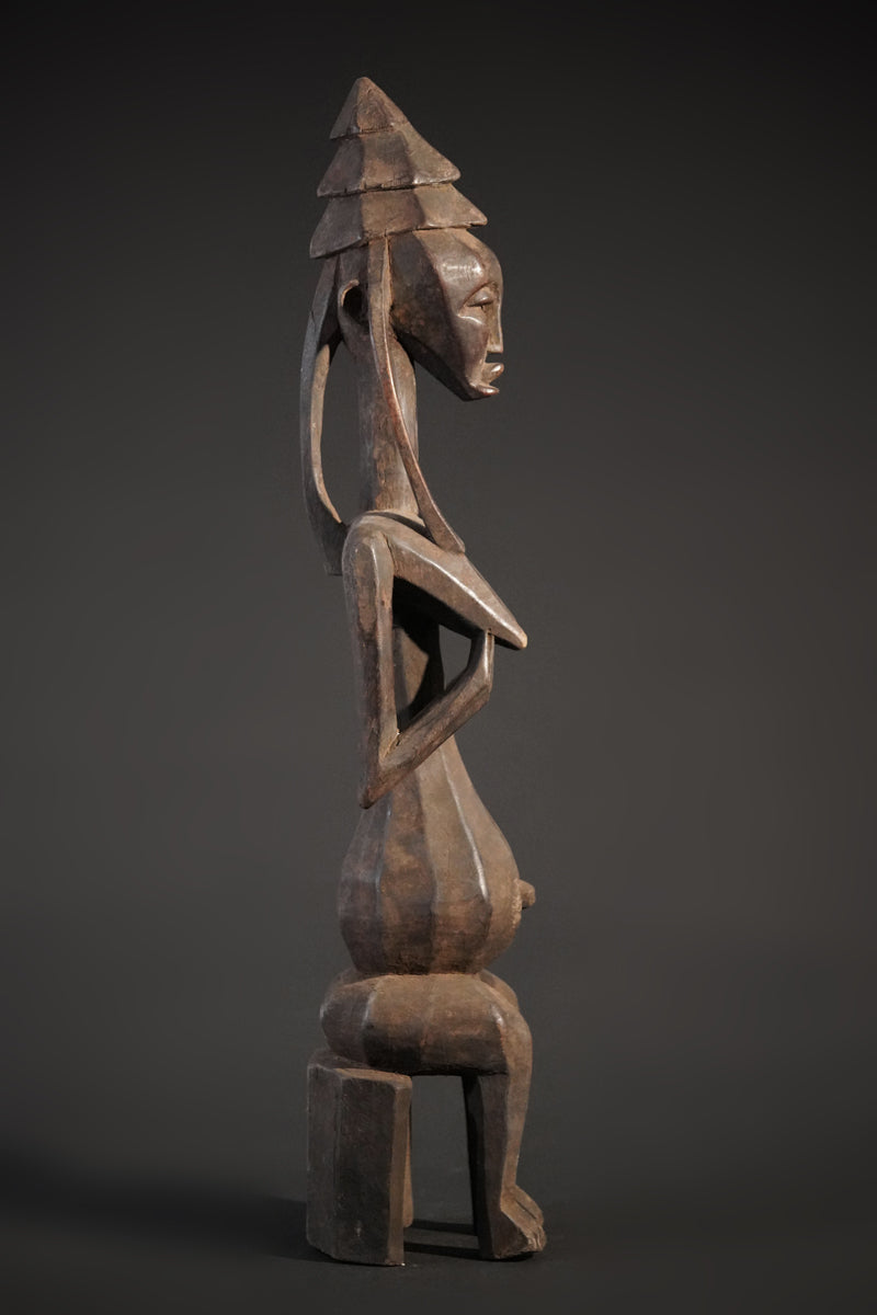 A Bamana Gwandusu Araba seated