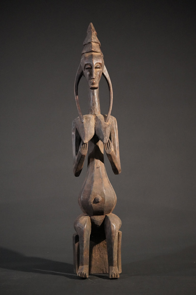 A Bamana Gwandusu Araba seated