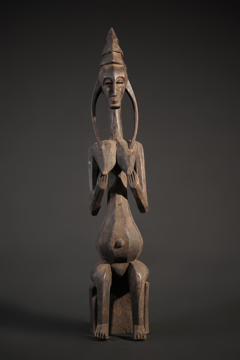 A Bamana Gwandusu Araba seated