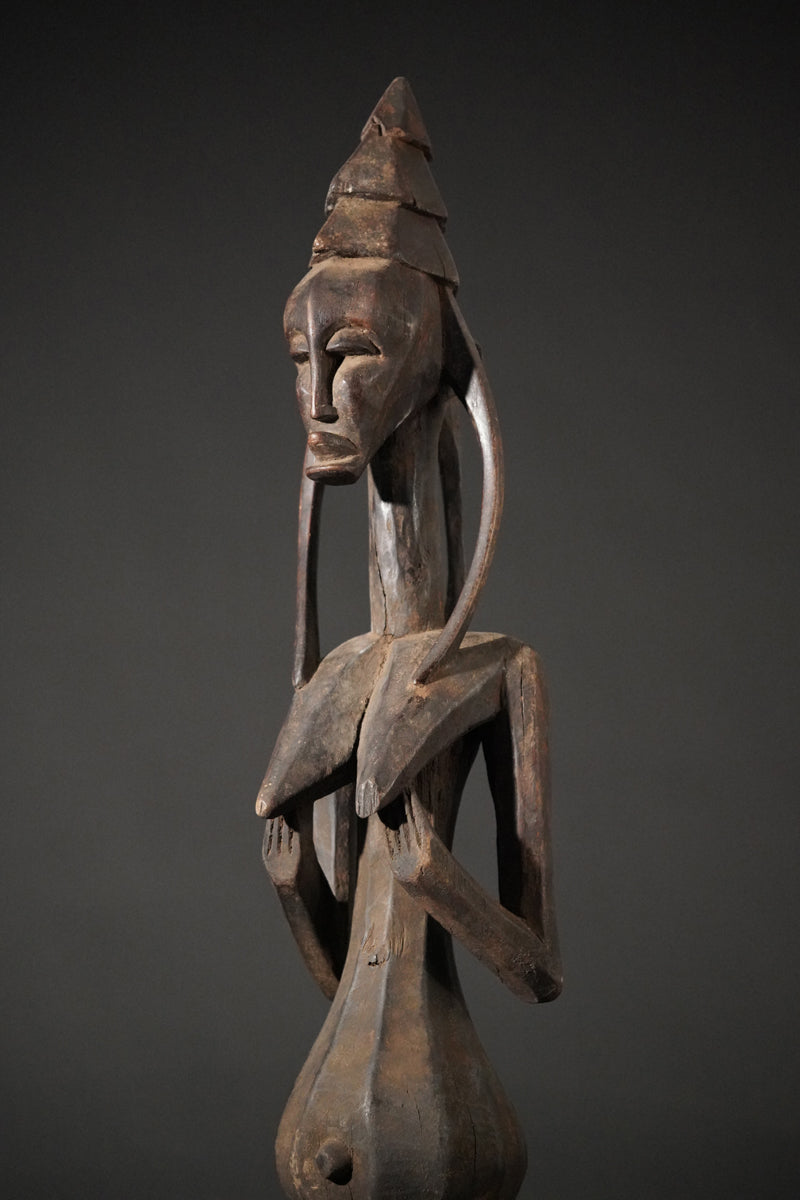 A Bamana Gwandusu Araba seated